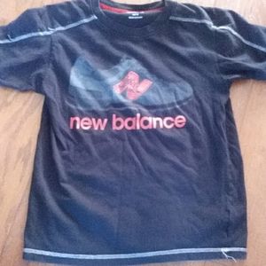 New balance top